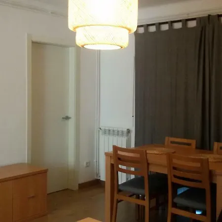 Bright Spacious Flat Close To The City Center خيرونا