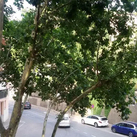 شقة Bright Spacious Flat Close To The City Center *